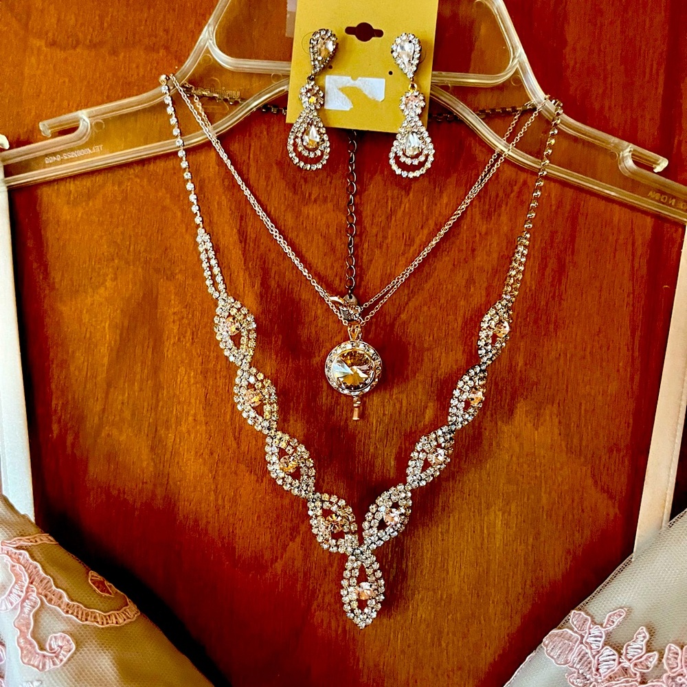 👗 NWOT, Windsor formal long mermaid dresss